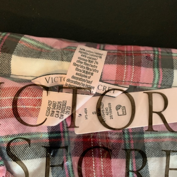 COPY - VS cropped flannel shorts PJ set NWT - Picture 3 of 5